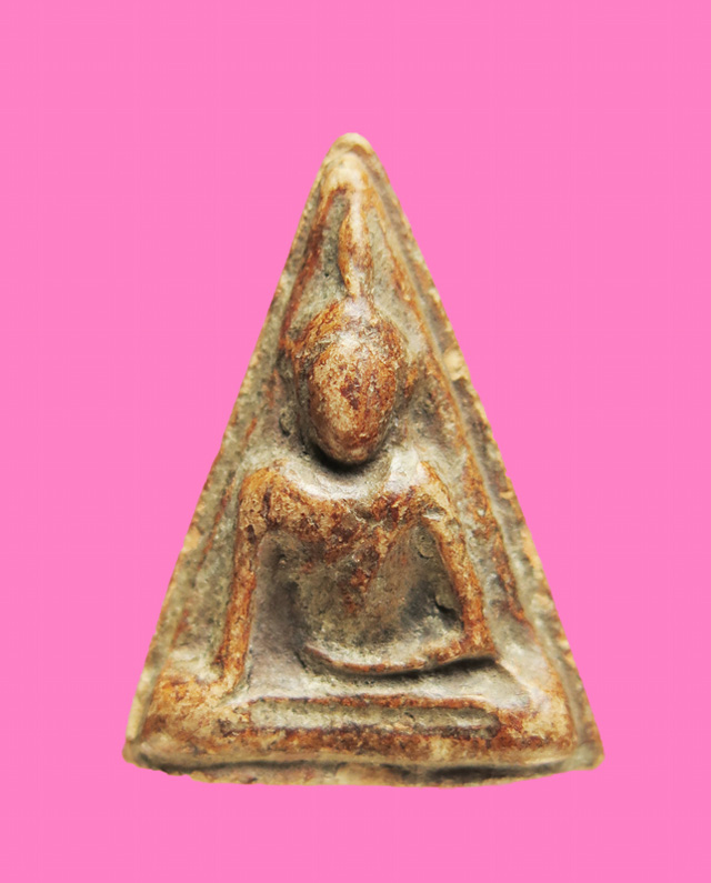 นางพญาเนื้อดิน หลังยันต์น้ำเต้าเล็ก