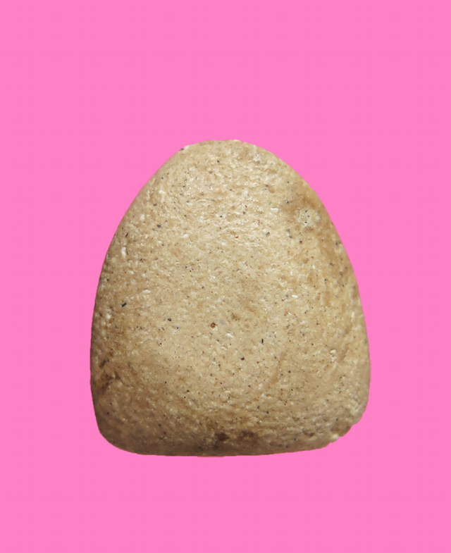 พระปิดตาเม็ดบัว เนื้อจัด