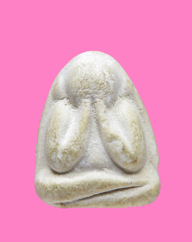 พระปิดตา เนื้อผงน้ำมัน อ่านชื่อวัดไม่ออก ชลบุรี