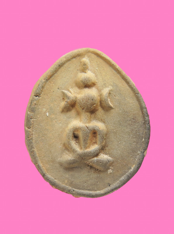 พระเนื้อดิน พิมพ์เกศบัวตูม หูบายศรี