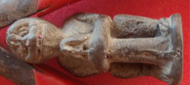 ลิงจับหลักหรือ หนุมานเนื้อผงว่านไม่ทราบที่ ไม่มีในกูเกิล ฐานฝังตะกรุด