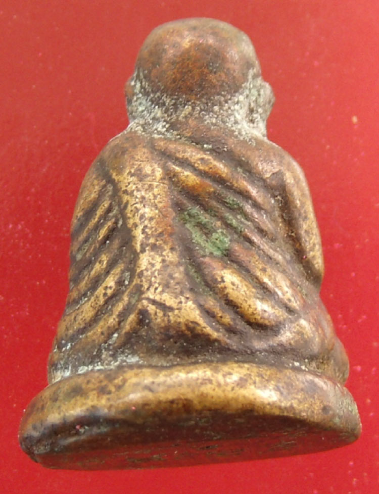 รูปเหมือนหลวงพ่อเงิน ไม่ทราบที่ หมาเลข 22260 เนื้อสวยๆครับ