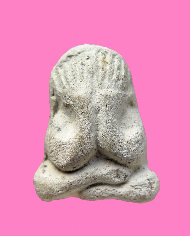 พระปิดตา มือโต เนื้อผง หลังยันต์