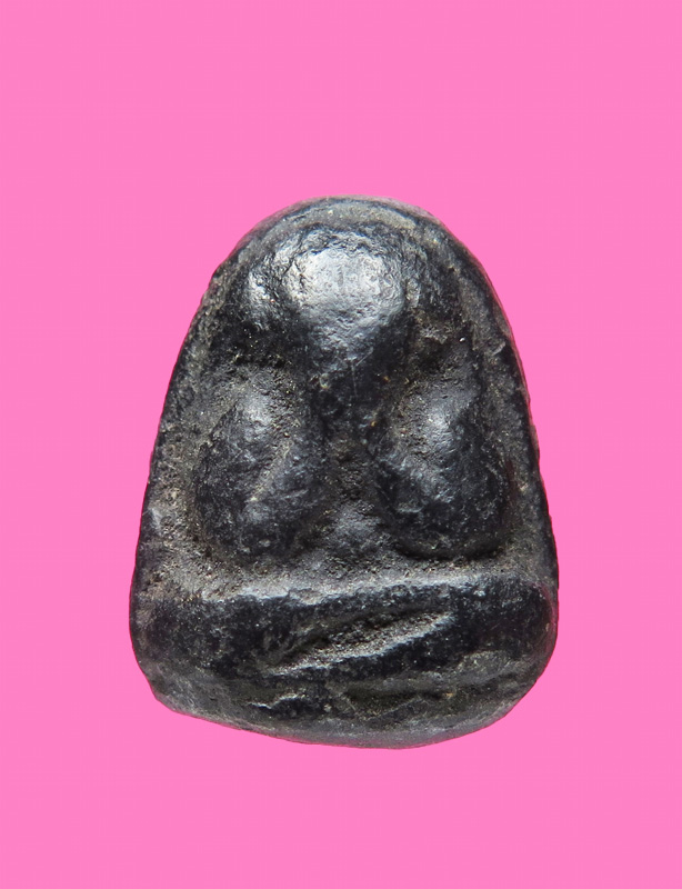 พระปิดตา เนื้อผงคลุกรัก ไม่ทราบที่ เก่าจัด