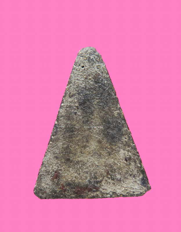 สมเด็จหน้าจั่ว เนื้อผงผสมว่าน