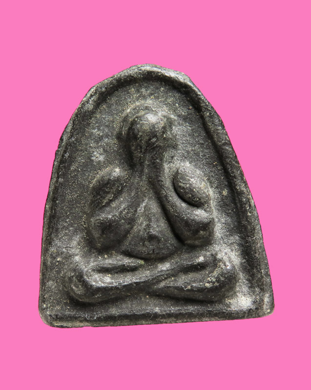 พระปิดตา องค์เขื่องๆ เนื้ผงใบลาน หลังยันต์น้ำเต้า