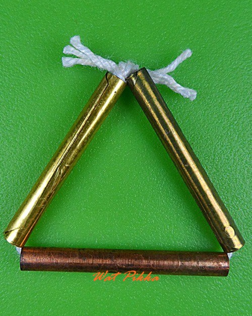 ตะกรุดเทวดาใจอ่อน สามกษัตริย์ หลวงปู่สิงห์ วัดบ้านขี้เหล็ก ศรีสะเกษ .4230.