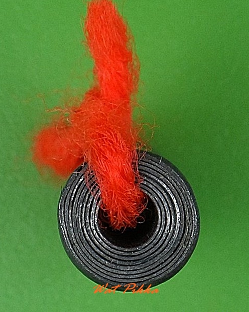 ตะกรุดลูกอมพระพิรุณแสนห่า หลวงปู่สิงห์ วัดบ้านขี้เหล็ก ศรีสะเกษ .4232.