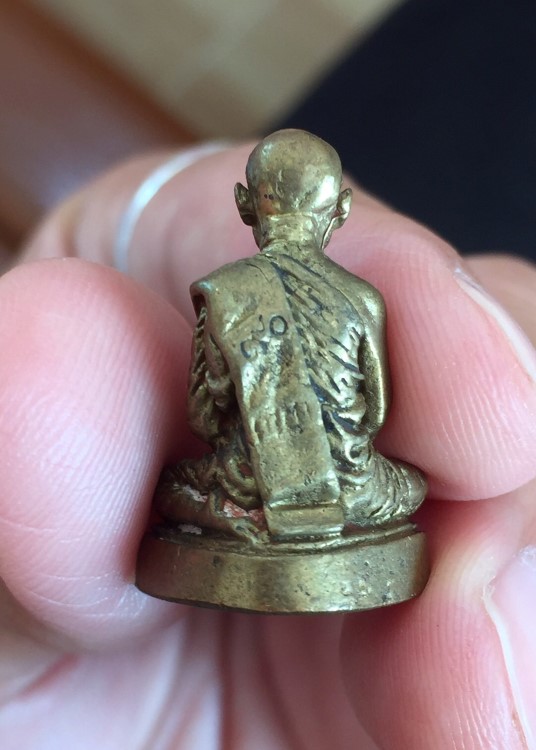 รูปหล่อ หลวงพ่อแพ อายุ90ปี (1)