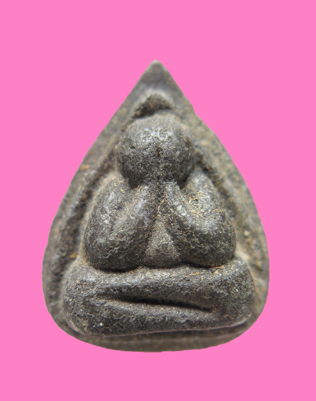 พระปิดตา เนื้อผงคลุกรัก พิมพ์ใบโพธิ์