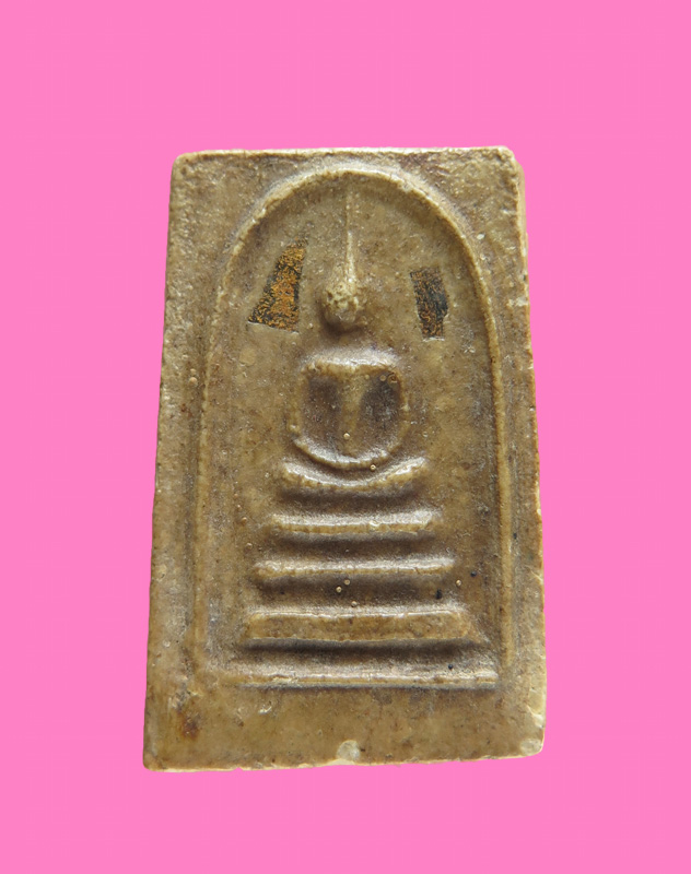 สมเด็จเก่า มีรักทองเก่าอยู่ในเนื้อ (น่าจะเอามาจากพระบูชา)