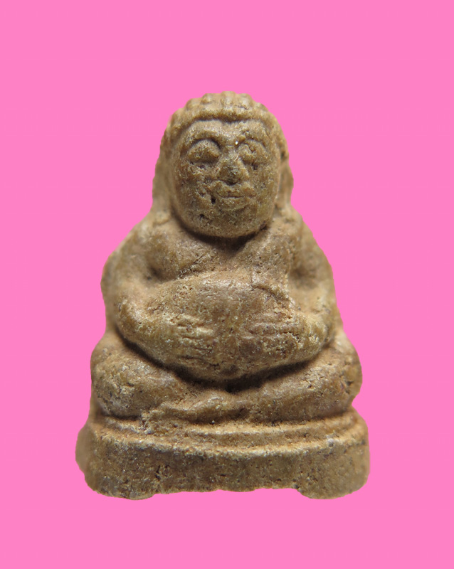 พระสังกัจจาย ลอยองค์ เนื้อผง สูงประมาณ 1 ซม.