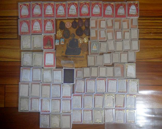 ชุด100องค์ หลวงพ่อแพ วัดพิกุลทอง สิงห์บุรี 100องค์ เคาะเดียวแดง