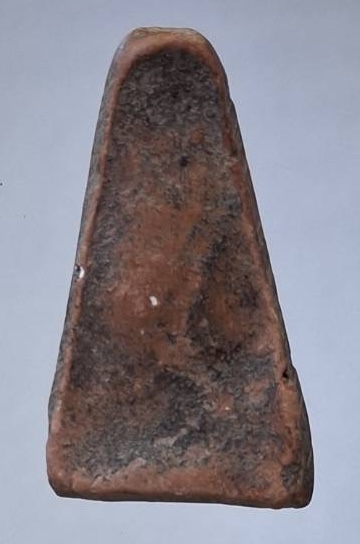 พระผงสุพรรณ หลวงตาหยุด กรุวัดพระธาตุ จ.สุพรรณบุรี ปี2460 เนื้อดินเผาผสมดินกรุเก่า ใช้แทนของกรุได้เลย