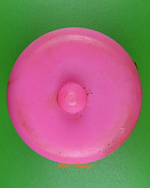 สีผึ้งหลวงพ่อพิเชฐ วัดโคกหม้อ ลพบุรี .5479.