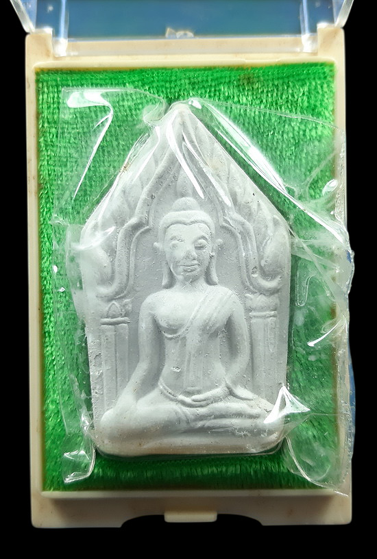 พระขุนแผน-กุมารทอง หลวงพ่อพูล วัดไผ่ล้อม จ.นครปฐม ปี2548 เนื้อผงงาคชสาร 