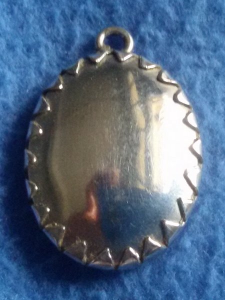 ล็อกเก็ตหลวงปู่โต๊ะ วัดกำแพง จ. สิงห์บุรี พ.ศ. 2529