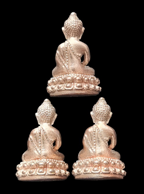 เคาะแรกแดง..พระชัยวัฒน์พูลทอง..นวะ ๓ องค์ ไม่มีกล่อง..ลพ.ดำ วัดเขาพูลทอง จ.จันทบุรี / เสก ๒ วาระ