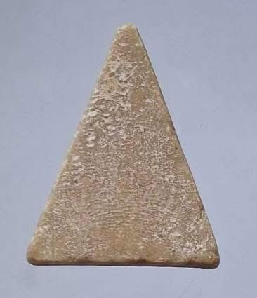 พระนั่งบัวเล็ก เนื้อผงน้ำมัน เก่าๆ ไม่ทราบที่