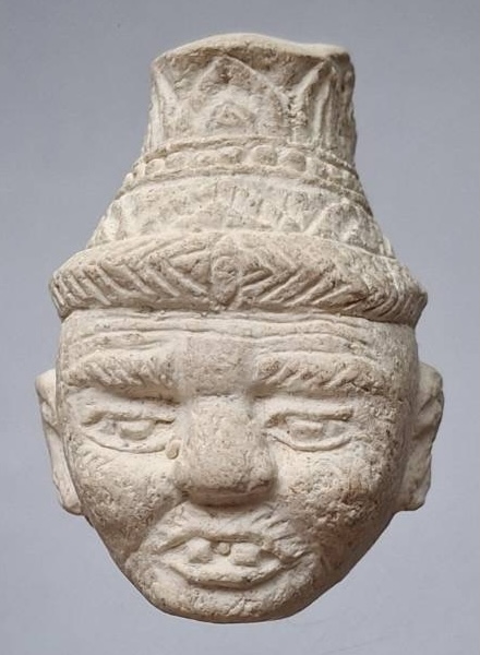 เศียรพ่อแก่ เนื้อผง ไม่ทราบที่