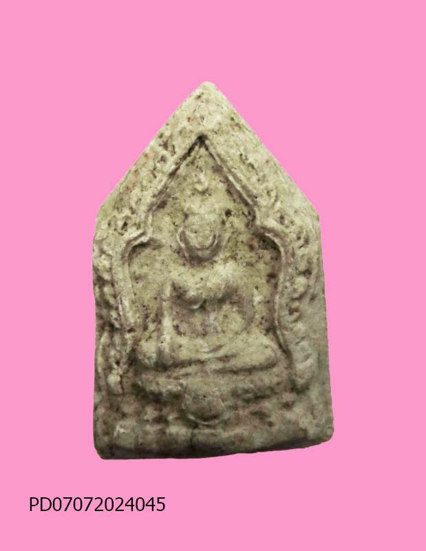 พระพุทธฐานผ้าทิพย์ เนื้อผงเก่า พิมพ์ห้าเหลี่ยม