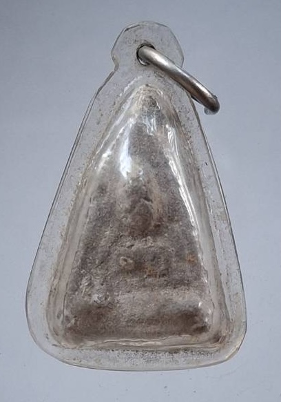 พระเนื้อผงว่าน เลี่ยมพลาสติกเก่าๆ ไม่ทราบที่