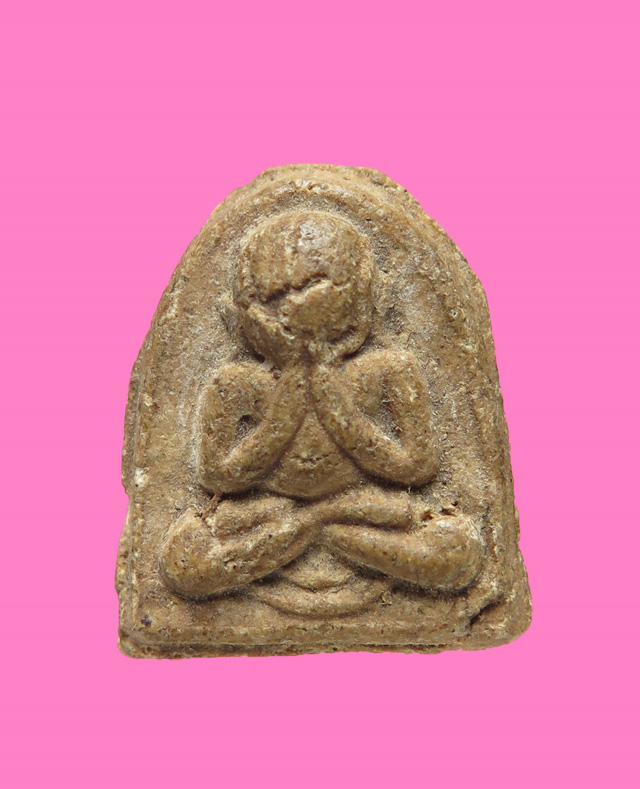 ปิดตา เนื้อผง เก่า ตัดมือ สูงประมาณ 2 ซม.