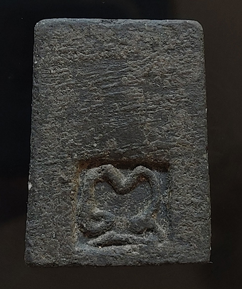 พระพิมพ์สมาธินั่งบัว เนื้อผง เนื้อดำ