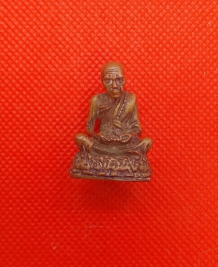 พระรูปเหมือนเกจิเก่าๆ