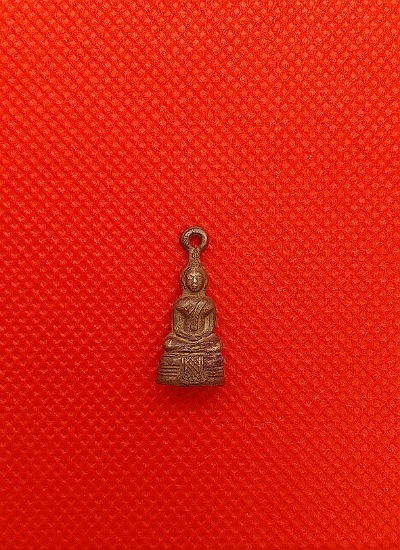 พระกริ่งเล็ก ด้านหลังชำรุด