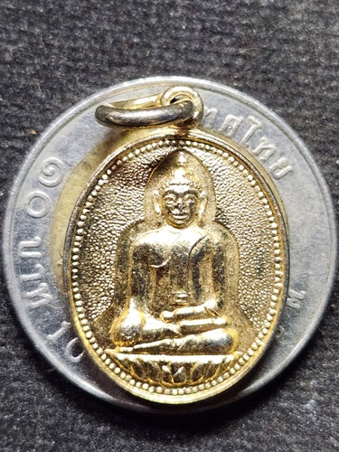 วัดบูรพาราม จ สุรินทร์ เหรียญรูปไข่เล็กหลวงพ่อพระชีว์  ปี๔๐