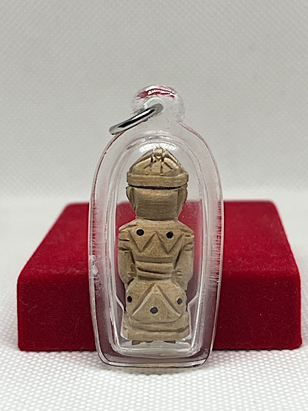 หนุมานไม้รากพุตซ้อน พิมพ์หน้ากระบี่ แผ่นโค้ตทอง รุ่น ครบ 7 รอบ หลวงพ่อแสวง วัดลาดปลาดุก นนทบุรี