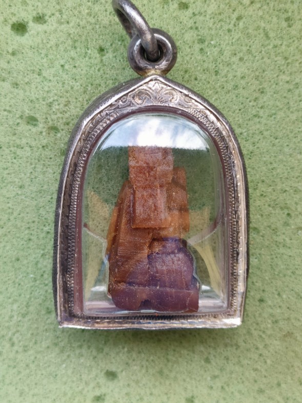 แม่นางกวักหลวงพ่อฉาวเนื้อไม้