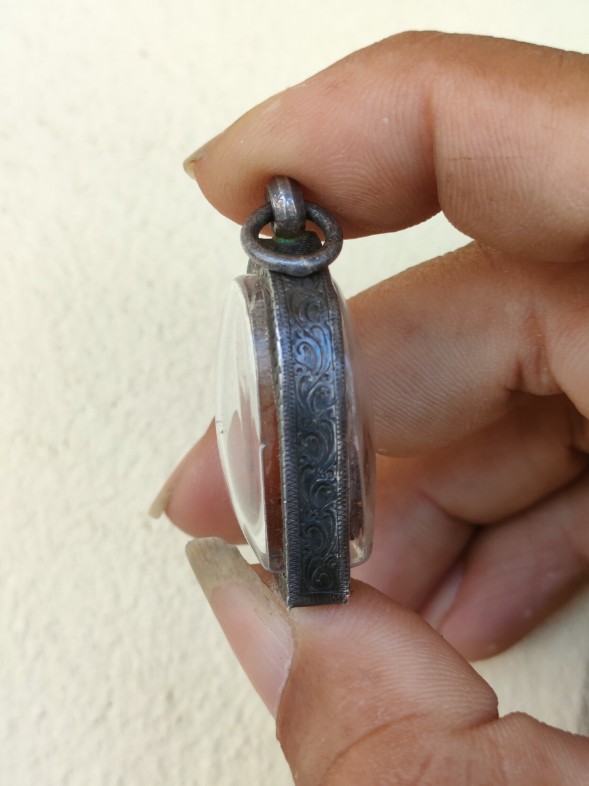 แม่นางกวักหลวงพ่อฉาวเนื้อไม้