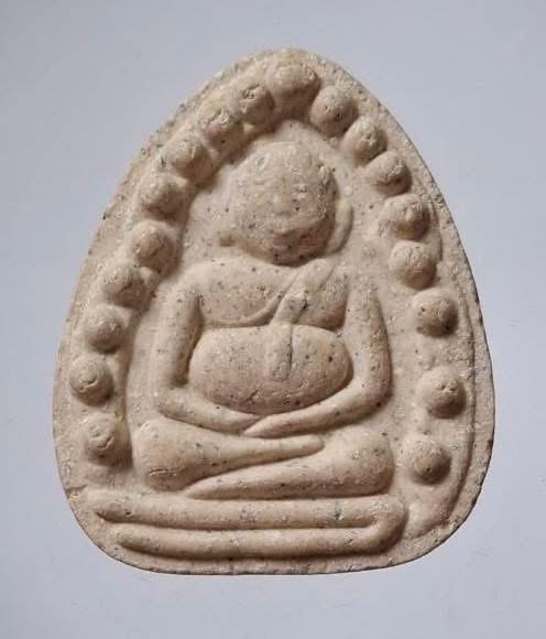 พระผงย้อนยุค วัดเงินคลองเตย กรุงเทพมหานคร พิมพ์พระสังกัจจายน์ 