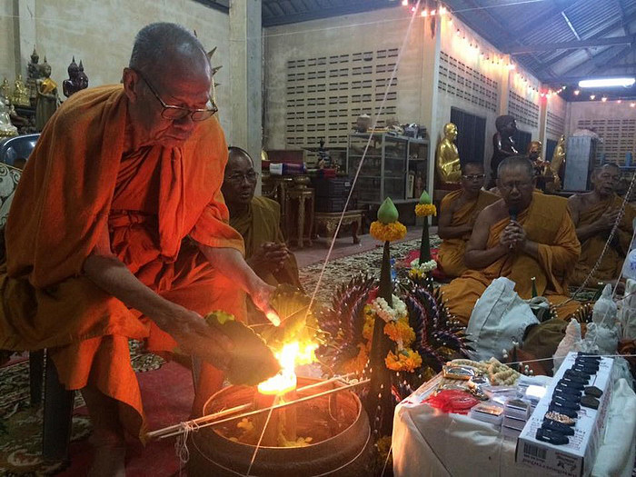 พระขุนแผนเนื้อว่าน หลวงปู่สุตตา อัสสโว วัดป่าสุคตาวาส จ.อุบลราชธานี 