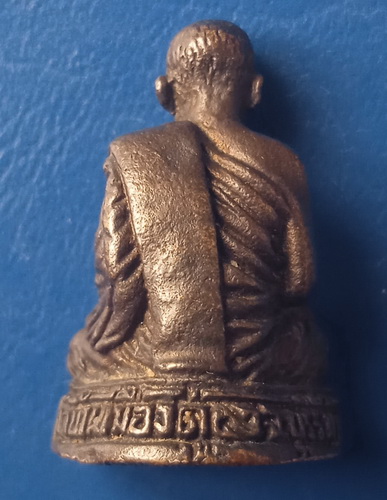 รูปหล่อ หลวงพ่อสุรินทร์ วัดบ้านเมืองดู่ บุรีรัมย์