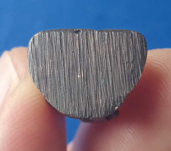 รูปหล่อ หลวงพ่อสุรินทร์ วัดบ้านเมืองดู่ บุรีรัมย์