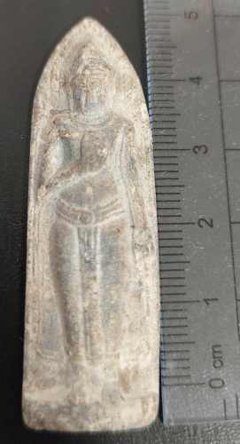 พระร่วงหลังรางปืนหล่อโบราณ(ย้อนยุค) เนื้อช้อนเงิน วัดพระศรีรัตนมหาธาตุ สุโขทัย ปี 2549 