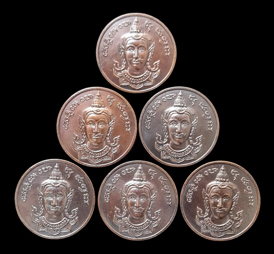 เคาะแรกแดง..เหรียญพระจันทร์เทวา ๒๕๔๕..ทองแดง ๖ เหรียญ..ล.พ.ดำ วัดเขาพูลทอง จ.จันทบุรี / ส่ง ems