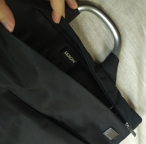 N กระเป๋า LEXON ของแท้ สีดำ LEXON AIRLINE หัวซิป LEXON