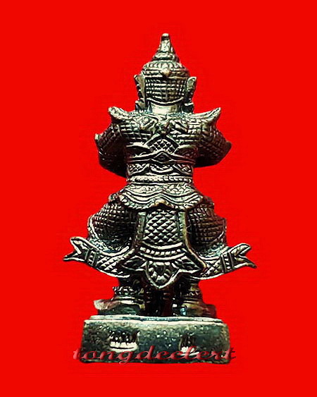 รูปหล่อท้าวเวสสุวรรณ พระอาจารย์อิฏฐ์ วัดจุฬามณี จ.สุมทรสงคราม สวยมากค่ะ