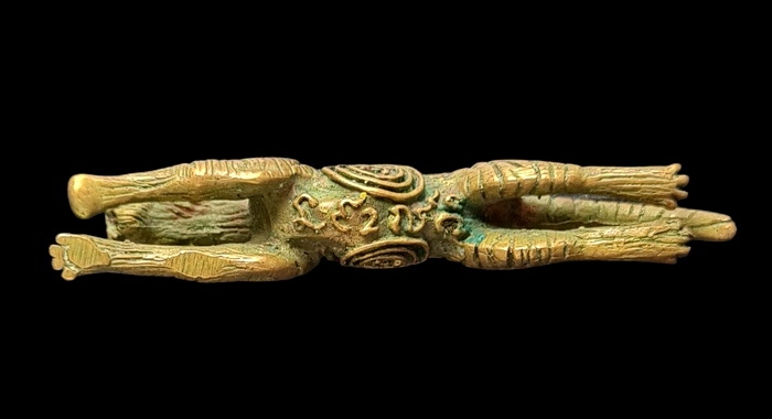 เคาะแรกแดง...เสือรุ่น ๓ ทองเหลือง ขาหน้าซ้ายหล่อไม่เต็ม...ลป.แย้ม วัดตะเคียน จ.นนทบุรี / ส่ง ems