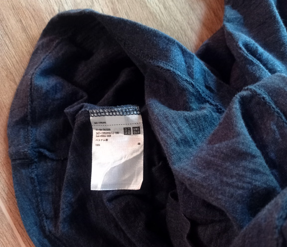 ปกติสองตัว1,380.- Uniqlo ของแท้ ได้ไป2ตัวเลย ไซส์M ยังใหม่ๆสภาพดี