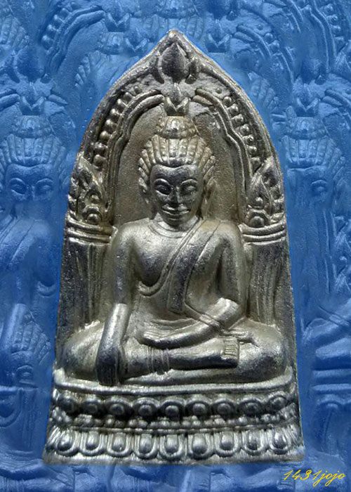 พระพุทธชินราชใบเสมา รุ่นประทานพร เนื้อชินเงิน หรือเนื้อปรอทขาว จัดสร้างขึ้นในปี 2547 มาพร้อมกล่องเดิ