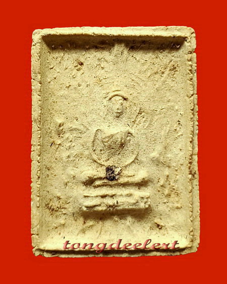 พระเนื้อผงพิมพ์ตรัสรู้บรรจุกรุเก่า หลวงพ่อนารถ วัดศรีโลหะราษฏร์บำรุง จ.กาญจนบุรี พิมพ์นี้หายากค่ะ