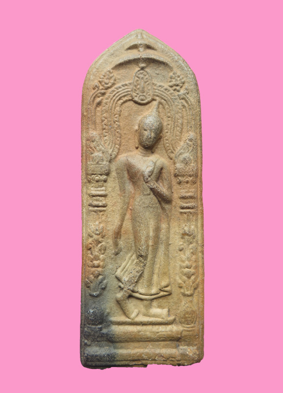 พระลีลาซุ้มแจกัน คืบ เนื้อดิน