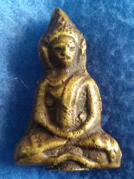 พระยอดธงหลวงพ่อเฟื่อง วัดอมรญาติสมาคม