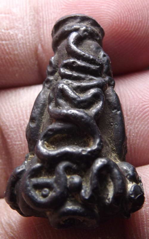 พระปิดตาแร่บางไผ่ วัดโมลี จ.นนทบุรี พิมพ์หล่อโบราณ ปี 2545 