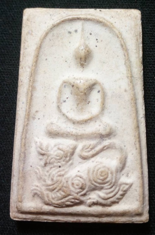 พระสมเด็จทรงสิงห์หลังเรียบ